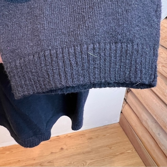 TRAVELSMITH Turtleneck Sweater. Lightweight travel ready easy care.Size 2X.Black - Picture 3 of 7